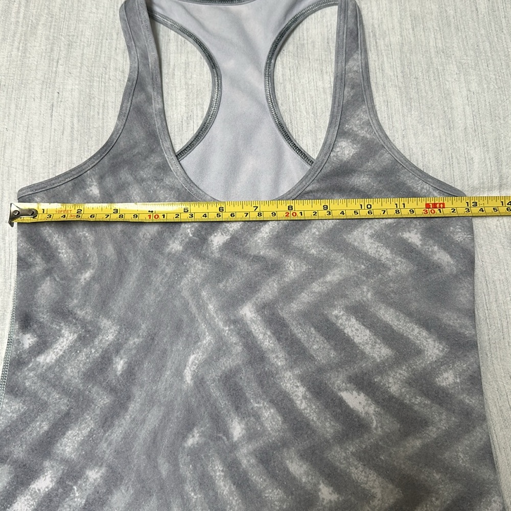 Lululemon Tank - Picture 4 of 5